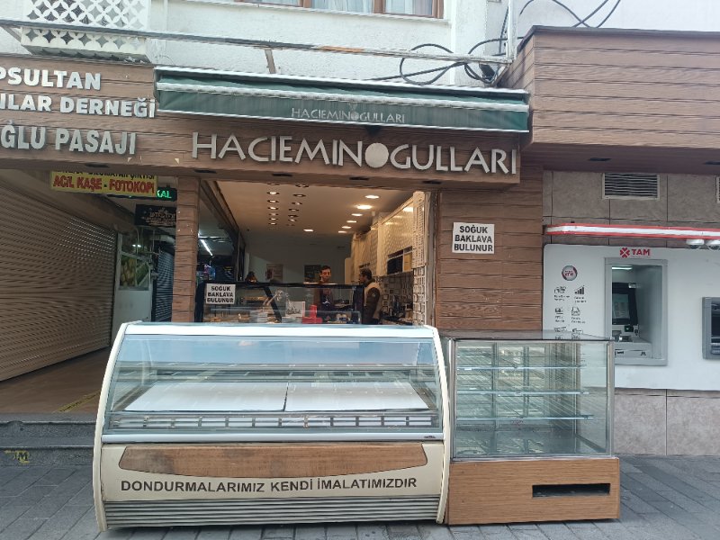 Hacı Eminoğulları Tatlıcısı
