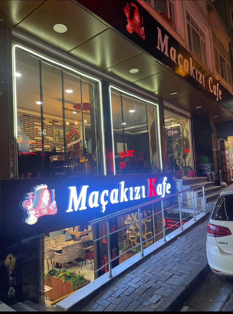 Maça kızı kafe